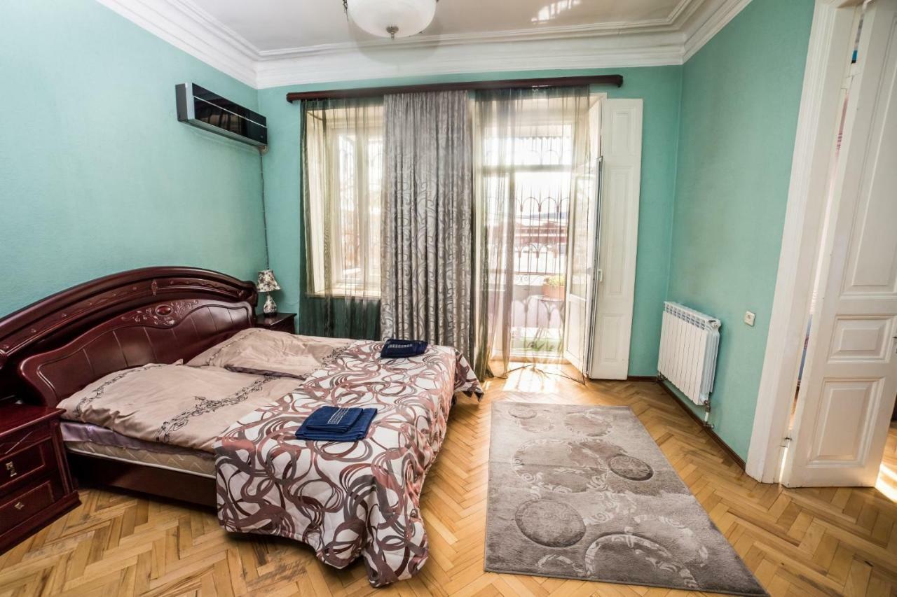 Gold District Apartment Тбілісі Екстер'єр фото