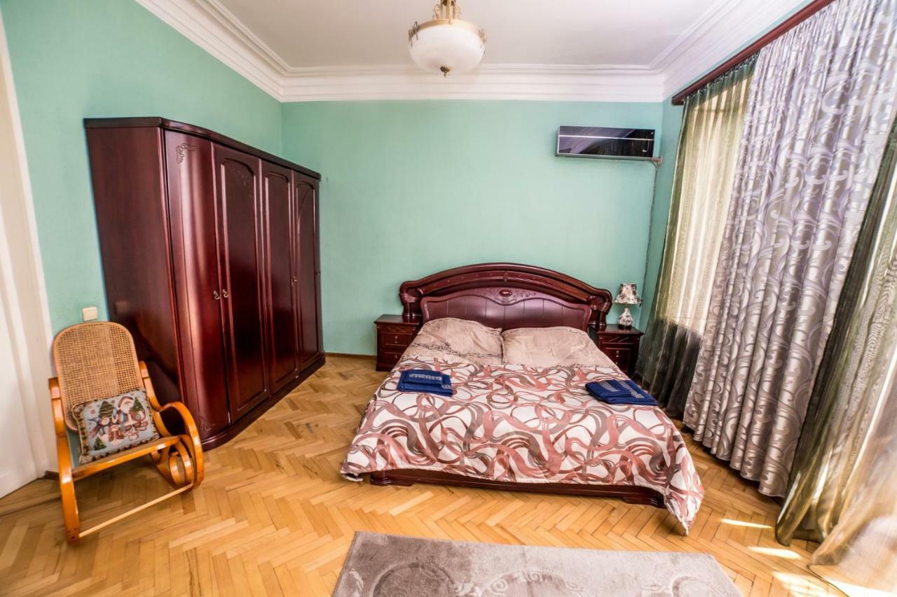 Gold District Apartment Тбілісі Екстер'єр фото
